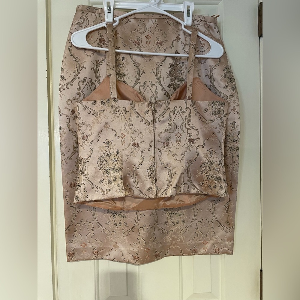 NWOT Kay Unger 2 Piece Beautiful Floral Top Blouse & Skirt Size 12 - Picture 2 of 12
